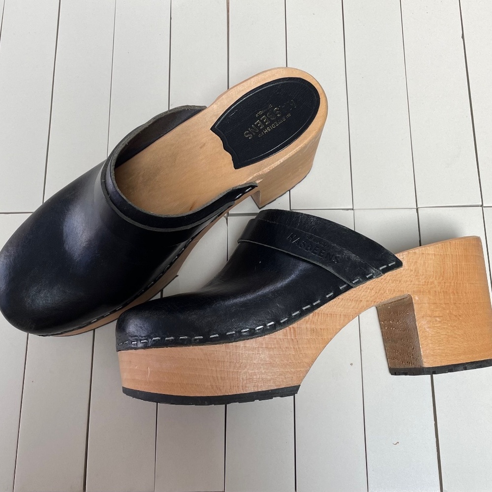 Black Swedish Hasbeens Clogs, size 39